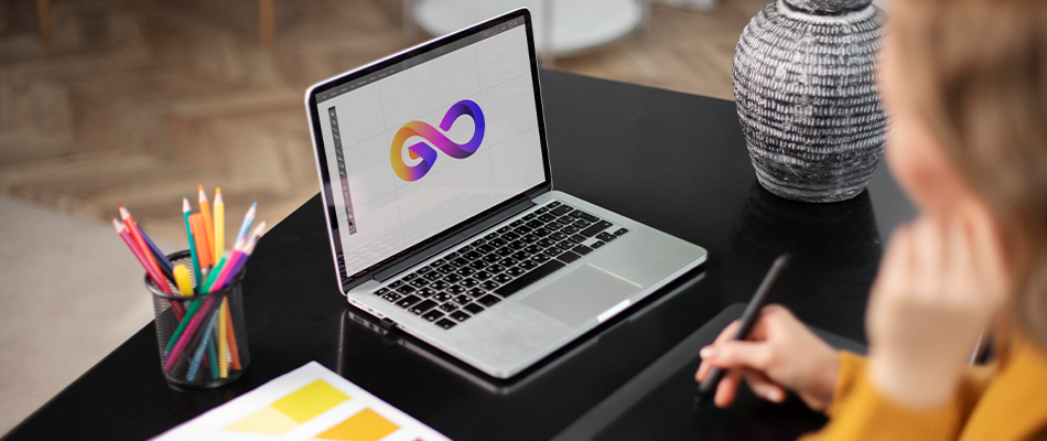 Brand Designer vs Graphic Designer: Differences, Similarities, and Career Opportunities